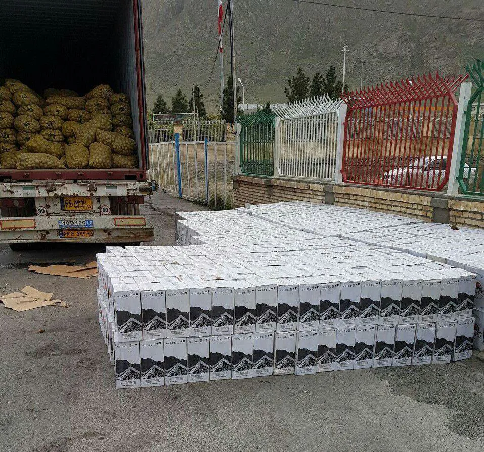 کشف 872 کارتن انواع مشروبات الکلی از بار سیب زمینی در مرز ایران-ارمنستان