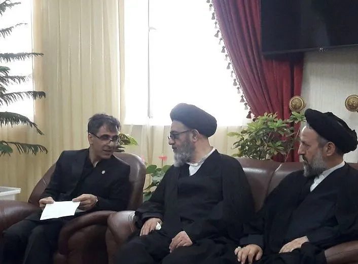 امام جمعه تبریز: برخورد شایسته با مردم از قواعد بانکداری اسلامی است