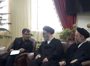 امام جمعه تبریز: برخورد شایسته با مردم از قواعد بانکداری اسلامی است