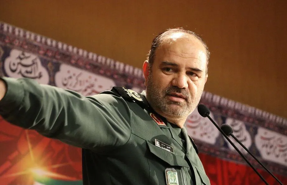 فرمانده سپاه عاشورا: سربازان عنصر صلابت نیروهای مسلح هستند