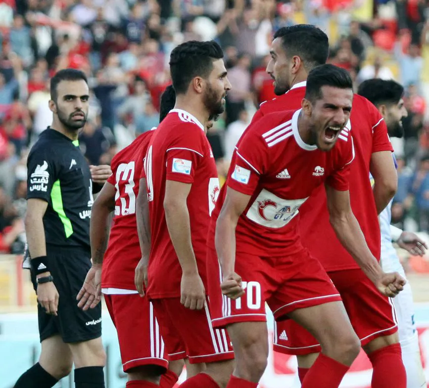 تراکتور در یک چهارم جام حذفی میزبان مس کرمان شد