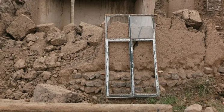 میانه و سراب یک ماه پس از زلزله /خانه‌های امید در میانه سرمای استخوان‌سوز