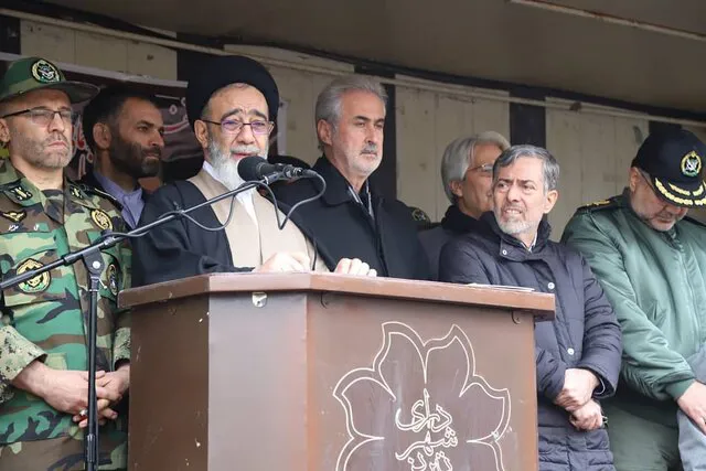 امام جمعه تبریز: نیروی هوایی ارتش، قهرمانان زیادی را تقدیم نظام اسلامی کرده است