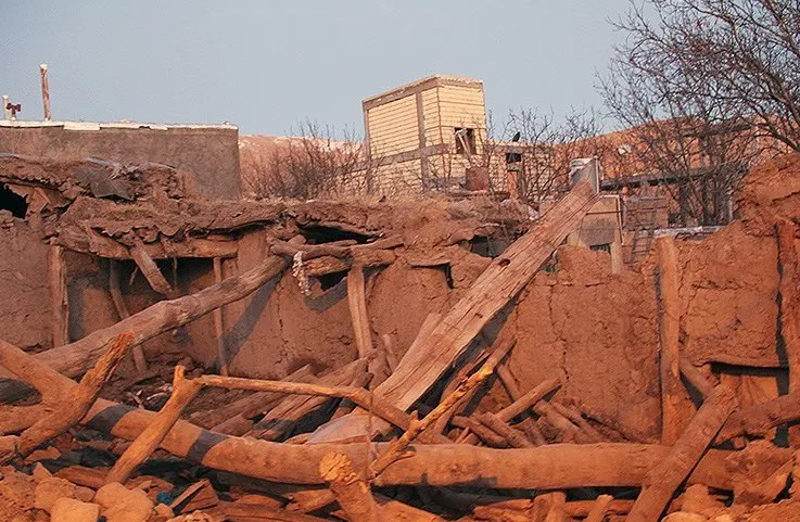 منازل مسکونی زلزله زدگان میانه تابستان ۹۹ تکمیل می‌شود