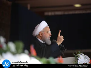 گزارش تصویری: حضور مردم در ورزشگاه تختی تبریز و سخنرانی رئیس جمهور