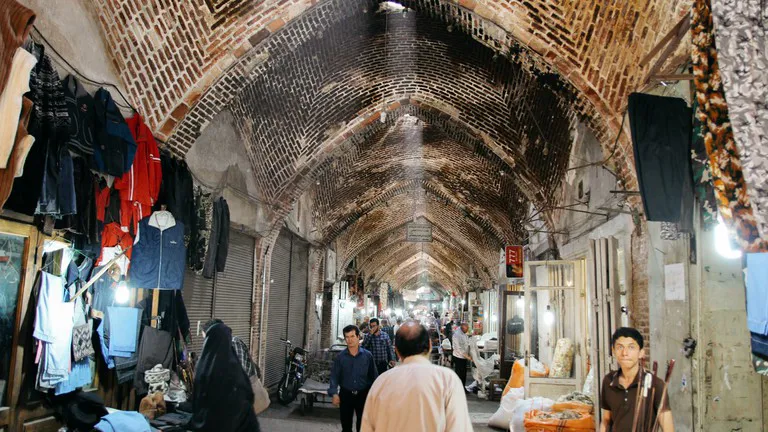 بازارها، مراکز تجاری و تفریحی آذربایجان‌شرقی تعطیل اعلام شد