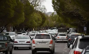 ادارات و بانک‌ها باید از هسته مرکزی تبریز جابجا شوند