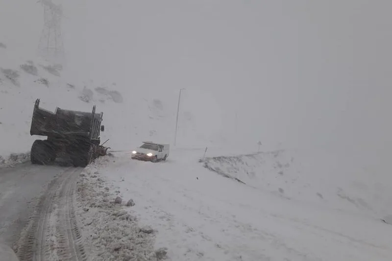 چهار هزار کیلومتر از راه‌های آذربایجان‌شرقی برف‌روبی شد