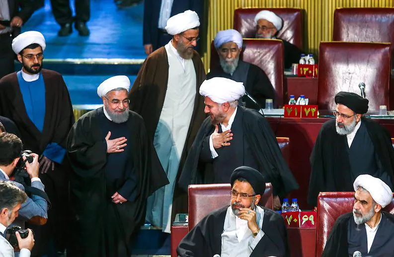 روحانی به خاطر خسارت‌های وارده در برجام و عدم رعایت خطوط قرمز، باید از مردم عذرخواهی کند