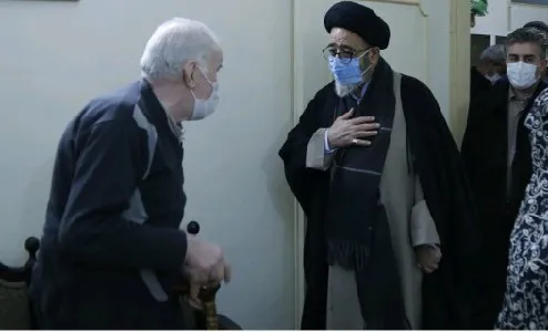 دیدار امام جمعه تبریز با خانواده ۲ شهید دفاع مقدس