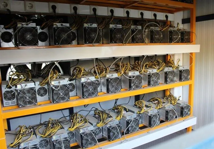 کشف ۱۲ دستگاه ماینر از یک منزل مسکونی در مراغه