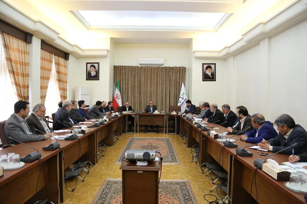 تشدید نظارت بر بازار کالاهای اساسی/ تأمین ارز مورد نیاز تولیدکنندگان و واردکنندگان