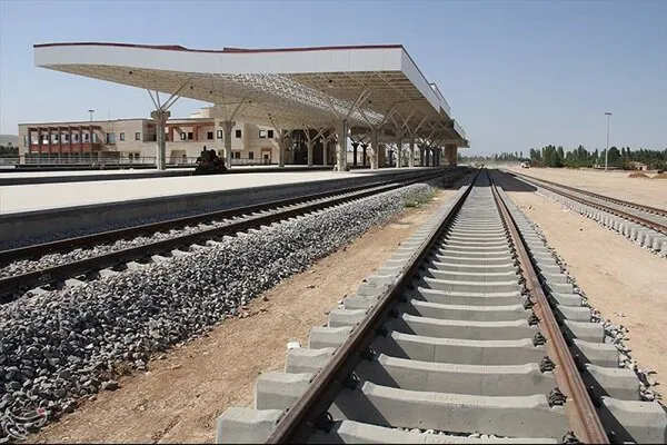 سوت قطار خط ریلی تبریز- میانه در خاوران به صدا درمی‌آید