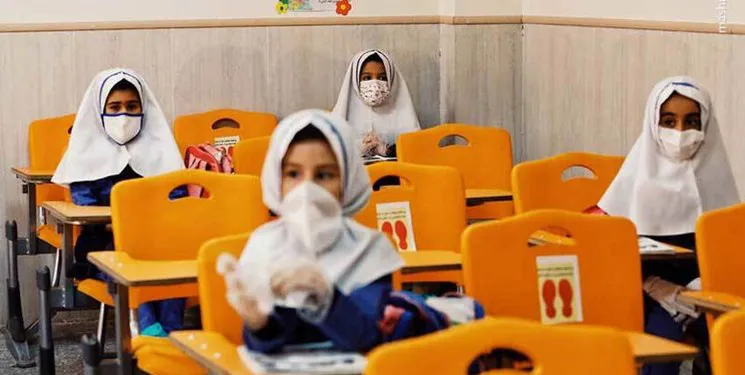 تمهیدات آموزش و پرورش برای بازگشایی مدارس در مهر ۱۴۰۰/ واکسیناسیون معلمان تا پایان مرداد
