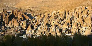 بهسازی و نظارت مستمر بر کران‌های صخره‌ای روستای تاریخی کندوان