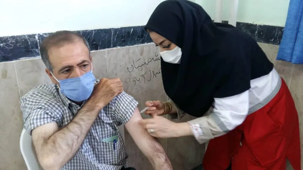 واکسن کرونا به اندازه کافی در مراکز بهداشت آذربایجان‌شرقی موجود است