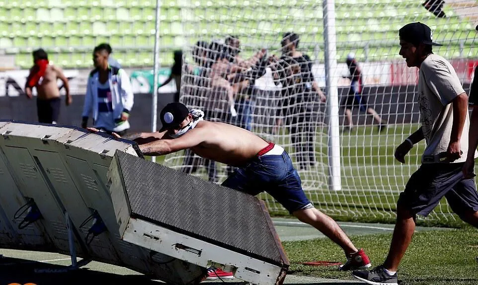 درگیری فوتبالی در مرند یک نابینا و هفت مجروح بر جا گذاشت