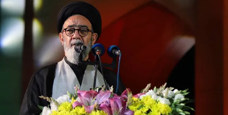 روضه خوانان حلقه اتصال مردم با معارف اهل بیت (ع)